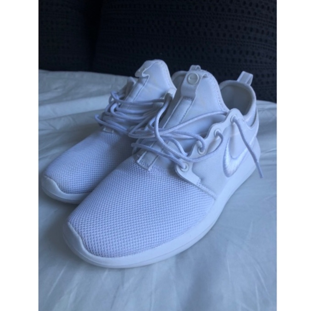 Women’s Nike Roshes 1 (gently worn)